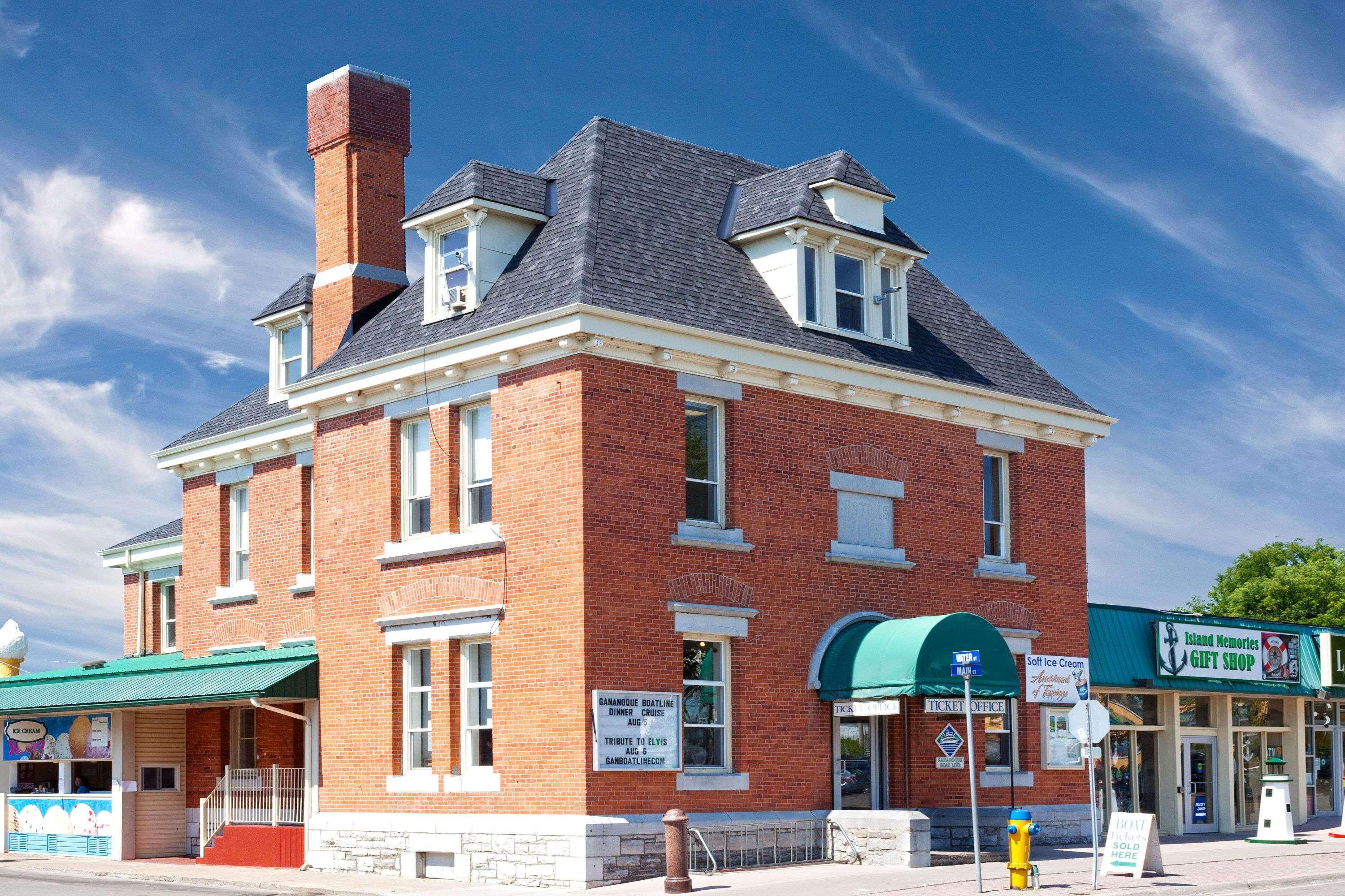 Ramada by Wyndham Gananoque Provincial Inn Exterior foto
